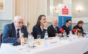 V. l.: Friedrich Schneider, Richard David Precht, Michael Rockenschaub, Joachim Haindl-Grutsch, Manfred Scheuer.